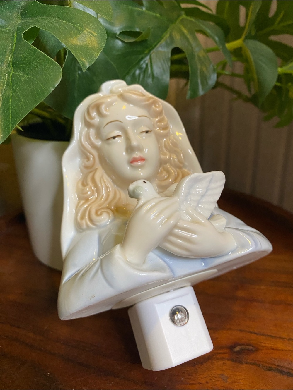 Vintage House of Lloyd Madonna Virgin Mary With Dove Night Light Lamp LED